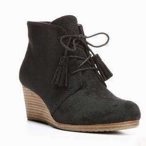 Dr. Scholl’s Dakota Memory Foam Booties